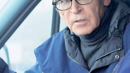 Der Rollenspieler. Günter Wallraff als Paketdienstfahrer bei einer Recherche für eine "Zeit"-Magazin-Reportage.