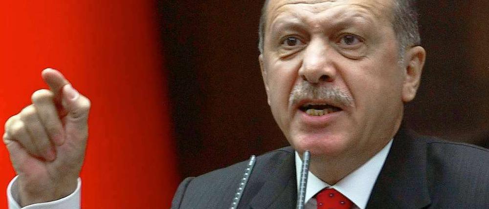 UN-Generalsekretär Ban Ki Moon hatte an die Regierung Erdogans appelliert, die Kommunikation mit Syrien offen zu halten, um eine Verschärfung der Spannungen zu verhindern.