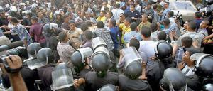 Immer wenn in Ägypten Polizei und Demonstranten aufeinander treffen, wird es gefährlich, klage Amnesty International.