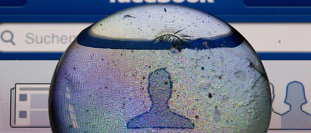 Vernetzt und ausspioniert. Soziale Netzwerke sind für Vermieter eine beliebte Informationsquelle, um intime Details über potentielle Mieter zu erfahren.
