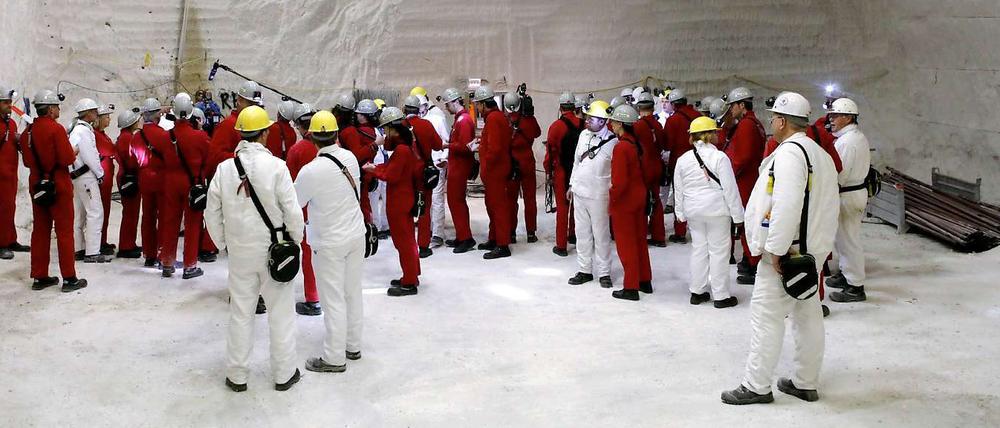 Im umstrittenen Gorlebener Salzstock sind die Ausbauten für die Erkundung ziemlich großzügig ausgefallen. In diesem Jahr hätte es die Chance gegeben, einen Neustart bei der Suche nach einem Endlager zu machen. Doch den haben Umweltminister Altmaier und die Opposition nun wohl vergeigt. 