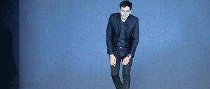 Star-Designer Hedi Slimane gab sich wie immer schüchtern. Aber die „New York Times“-Kritikerin Cathy Horyn bezeichnete er als "Schulhofschlägerin".