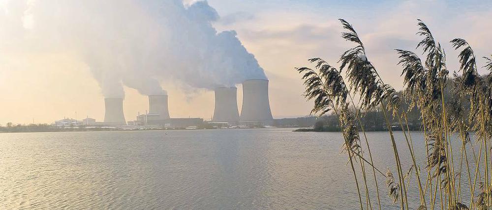 In der Kritik – und nicht erst seit dem EU-Stresstest: Das französische Atomkraftwerk Cattenom liegt nahe der Grenze zum Saarland. Dessen Regierung verlangt nun Konsequenzen.