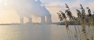 In der Kritik – und nicht erst seit dem EU-Stresstest: Das französische Atomkraftwerk Cattenom liegt nahe der Grenze zum Saarland. Dessen Regierung verlangt nun Konsequenzen.