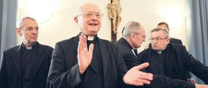 Der 74-jährige Freiburger Erzbischof Robert Zollitsch (2. von links) gehört zu denjenigen, die demnächst in Ruhestand gehen werden.