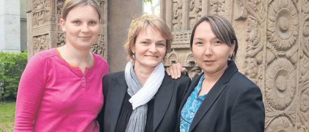 Aktiv für Kinder. Natalia Yatsenko, Maren Ernst und Nazgul Suleimanova.