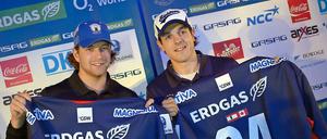 Da sind wir. Giroux und Briere mit ihren neuen Trikots.