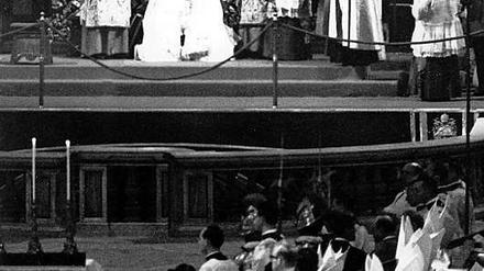 Papst Johannes XXIII. bei der Eröffnung des 2. Vatikanischen Konzils 1962 im Petersdom. Viel ist von den Reformen nicht geblieben, meinen Kritiker.