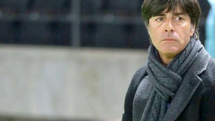 Nach dem Spiel gegen Schweden: Ein sichtlich ratloser Bundestrainer Joachim Löw.