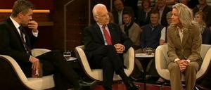Musste sich verteidigen: Autorin Gertrud Höhler war neben Edmund Stoiber (M.) zu Gast in der ZDF-Talkrunde von Markus Lanz. 