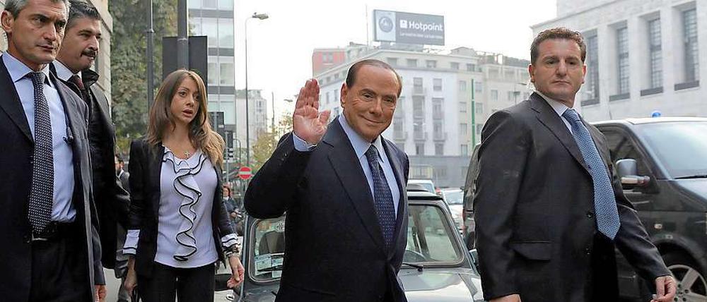 Am Freitag erschien Silvio Berlusconi vor dem Mailänder Gericht.