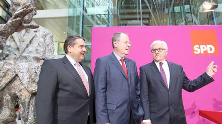 Seit' an Seit': die SPD-Troika.