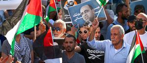 Regelmäßig gehen Hunderte wie in Ramallah auf die Straße. 