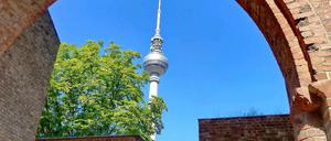 Kloster versus Fernsehturm - Vergangenheit trifft Gegenwart.