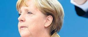 Angela Merkel macht keinen Hehl daraus, dass sie mit Nicolas Sarkozy einen anderen Umgang pflegte als mit dem neuen französischen Präsidenten. 