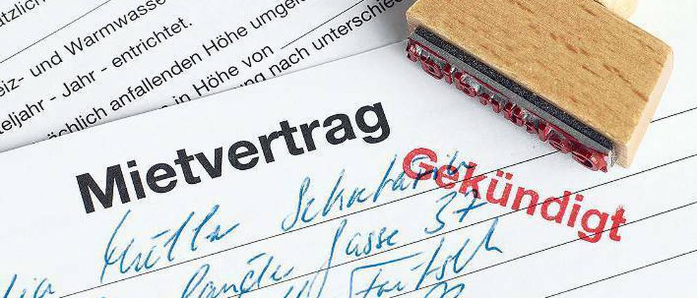 Nur wenn der Rückstand eine Monatsmiete nicht übersteigt und die Dauer des Zahlungsverzugs „weniger als einen Monat“ beträgt, sei dies noch keine erhebliche Verletzung der Zahlungspflicht, die zur ordentlichen Kündigung führen dürfte – so der BGH.
