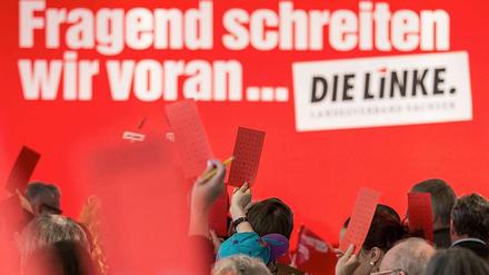 Ein trauriger Zwischenfall, der Tod einer Genossin, hat zum Abbruch eines Linken-Landesparteitags geführt.