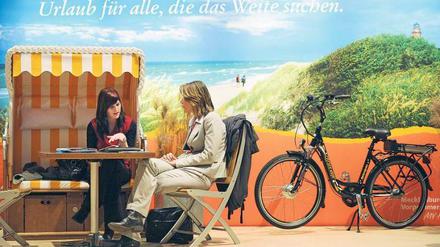 Fachgespräche unterm Funkturm, das Gütesiegel der Internationalen Tourismus Börse (ITB). Dabei wird es bleiben, doch die Messe möchte auch mehr Publikum.