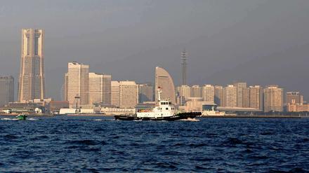 Weniger Verkehr zwischen Japan und China: Die japanischen Exporte brechen ein. Das Bild zeigt einen Blick auf den Hafen des japanischen Yokohama.