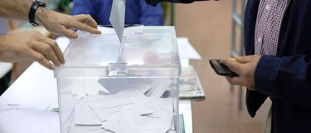 Die Regionalwahlen in Spanien gelten als Testlauf für die Regierung in Madrid.