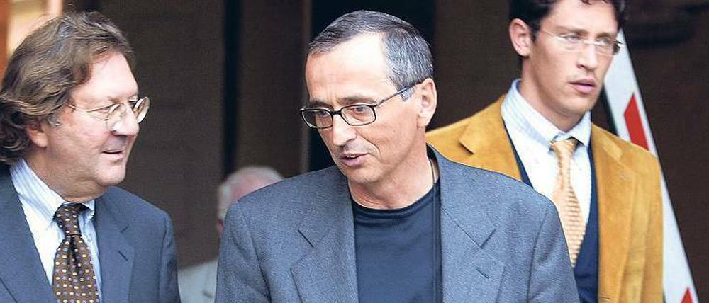 Laut dem Bericht der USADA hat an eine von Doping-Arzt Michele Ferrari (r.) betriebene Schweizer Firma elf Geldzahlungen Armstrongs in Höhe von insgesamt 1.029.754,31 Dollar im Zeitraum vom 21. Februar 1996 bis zum 31. Dezember 2006 erhalten.