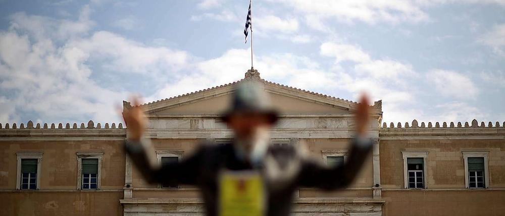 Das Haushaltsloch in Athen übersteigt die Wirtschaftsleistung des Landes bei weitem.