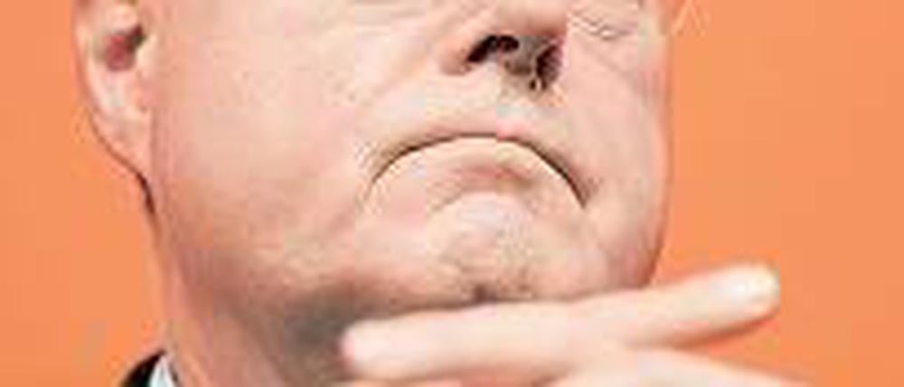 In aller Ruhe. Kanzlerkandidat Peer Steinbrück blieb in Berlin vorsichtig. Foto: dpa