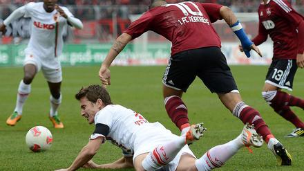 Augsburgs und Nürnberg boten den Zuschauern am Sonntag eine unterhaltungsarme Begegnung, die folgerichtig 0:0 endete.