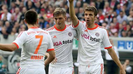 Thomas Müller (rechts) sorgte per Foulelfmeter für den einzigen Treffer des FC Bayern München.