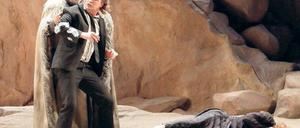 Sing um dein Leben. Matti Salminen als Gurnemanz, Klaus Florian Vogt als Parsifal und Evelyn Herlitzius als Kundry. Foto: Eventpress