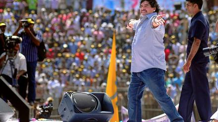 Maradona in Kannur. 50 000 Menschen feierten den argentinischen Superstar.