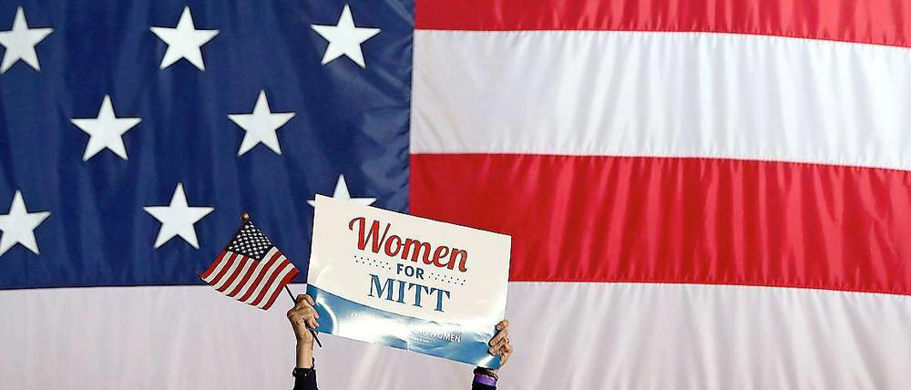 Wegen einer vermeintlich frauenfeindlichen Formulierung geriet Romney in die Kritik. Jetzt distanziert er sich umso deutlicher von konservativen Abtreibungsgegnern. 