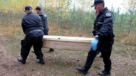 Die in Hoppegarten verschwundenen Leichen wurden in einem Wald in Polen wieder gefunden.