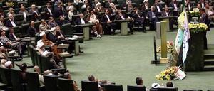 Iranis Präsident Mahmud Ahmadinedschad hält eine Rede bei der Konstituierung des iranischen Parlaments im Mai 2012.