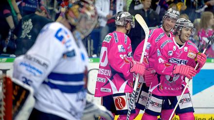 Ein Lächeln für Europa. In der Liga läuft es schon für die Eisbären.