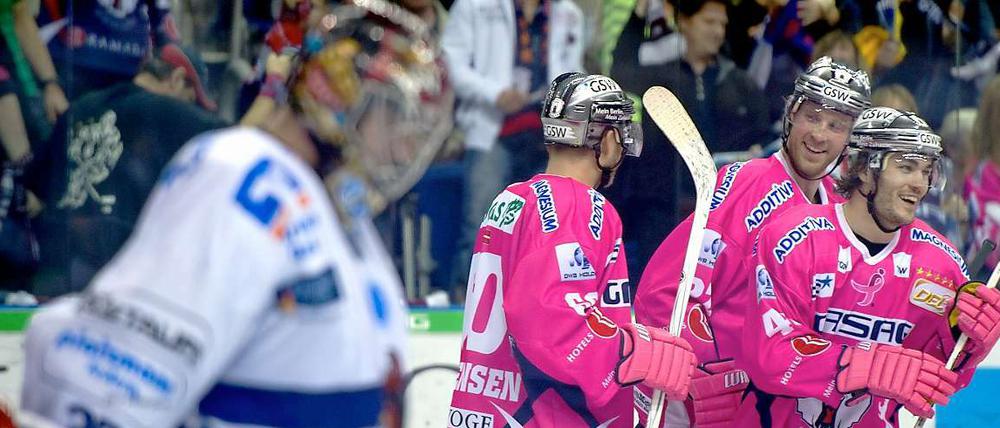Ein Lächeln für Europa. In der Liga läuft es schon für die Eisbären.