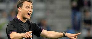 Felix Zwayer ist einer von drei Schiedsrichtern in der Bundesliga, die aus Berlin kommen. Gemeinsam mit seinen Kollegen Manuel Gräfe und Daniel Siebert leitet er Workshops mit Trainern aus den Amateurligen