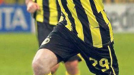 Lass dich umarmen, Welt. Marcel Schmelzer schoss gegen Real Madrid das entscheidende 2:1. Vor wenigen Wochen noch irritierte Joachim Löw ihn und die Öffenttichkeit mit der Aussage, Schmelzer sei in der Nationalelf nur eine Notoption als Linksverteidiger.