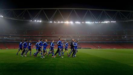 Nach dem Sieg gegen Revier-Nachbar Dortmund, ist Schalke mit viel Selbstvertrauen nach London gereist. Hier beim Training im Stadion des FC Arsenal