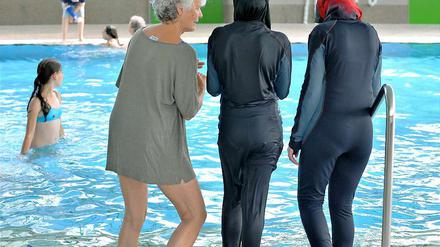 Das Bundesverwaltungsgericht muss erstmals in einem Streit um den "Burkini" entscheiden. Es wird ein Grundsatzurteil erwartet.