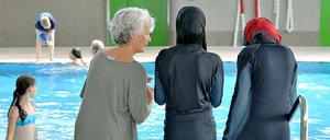 Das Bundesverwaltungsgericht muss erstmals in einem Streit um den "Burkini" entscheiden. Es wird ein Grundsatzurteil erwartet.
