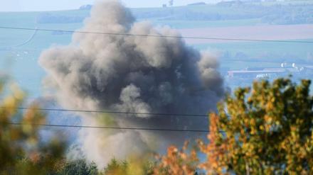 In Rheinland-Pfalz wurden Waffen und Sprengstoff aus einem illegalen Waffenlager kontrolliert zur Explosion gebracht.
