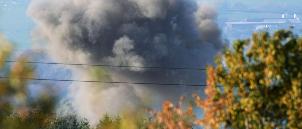 In Rheinland-Pfalz wurden Waffen und Sprengstoff aus einem illegalen Waffenlager kontrolliert zur Explosion gebracht.