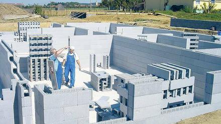 Es sind vor allem neue Objekte, die für den Preisschub in Deutschland verantwortlich sind. Neu gebaute Einfamilienhäuser mit hoher energetischer Qualität werden für durchschnittlich 300 000 Euro verkauft.