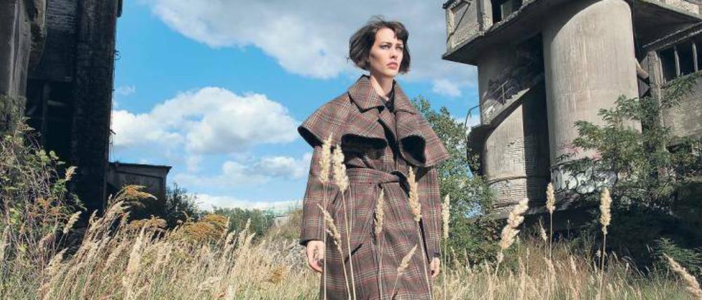 2012: Was man tragen könnte, um sich obenrum wie untenrum warm zu halten, zeigt die Collection 3 der Berliner Modeschöpferin Isabel Vollrath.