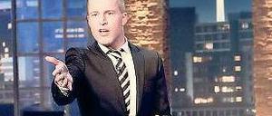 Anregen und aufregen. Benjamin von Stuckrad-Barre sind viele Mittel recht, um seine Gäste und das Publikum aus der Reserve zu locken. Foto: Tele 5