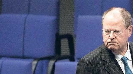 Er wird es schwer haben auf dem Weg ins Kanzleramt. Merkel erfährt Zuspruch in der ganzen Bevölkerung – Steinbrück nicht mal durchgehend in der eigenen Partei. 