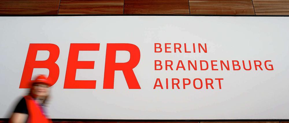 Schick, neu, immer noch nicht eröffnet: der Flughaften BER. Gewusst haben will es aber niemand.