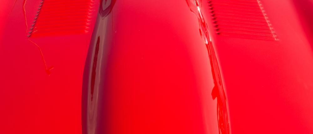 Unverkennbar E-Type: Die langgezogene Motorhaube ist charakteristisch für das Jaguar Coupé aus den 1960ern. 