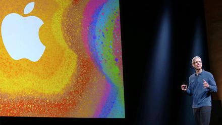 Ganz neu. Apple-Chef Tim Cook präsentierte gerade ein kleineres iPad, das unter anderem gegen das Samsung-Tablet antritt. 